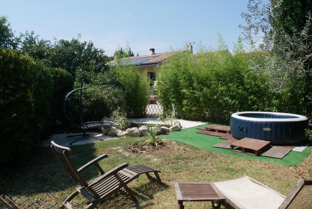La Petite Maison Arles Bagian luar foto